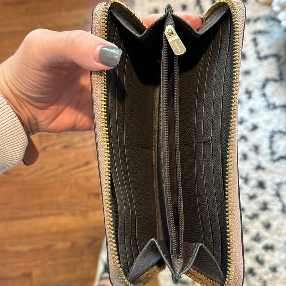 Coach Zip Wallet - Picture 5 of 5